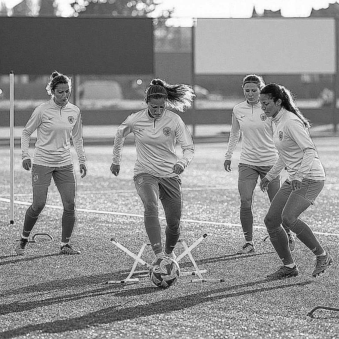 No Sound of Boots on Grass: When a Story Without Football Is Labelled Football