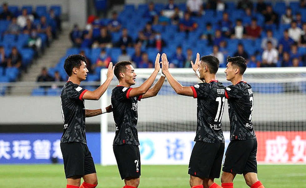 Clásico Nacional: Khi khán đài đội khách kể câu chuyện mà bảng thống kê bỏ trống