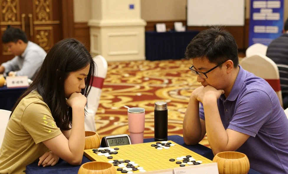 Carlsen, AI và khoảng cách hai mươi lần giữa vương miện và tiền thưởng